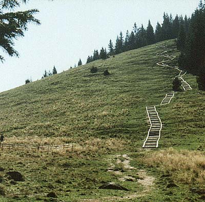 Schody na Gęsią Szyję (X.1999 r.) (102kB)